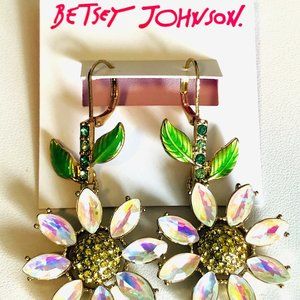 Betsey Johnson Daisy Flower Dangle Drop Earrings